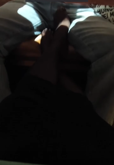 吃饭就吃饭，逗我小弟弟干嘛