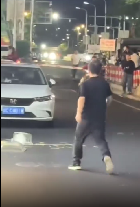 有事好好说，拿刀干嘛呀