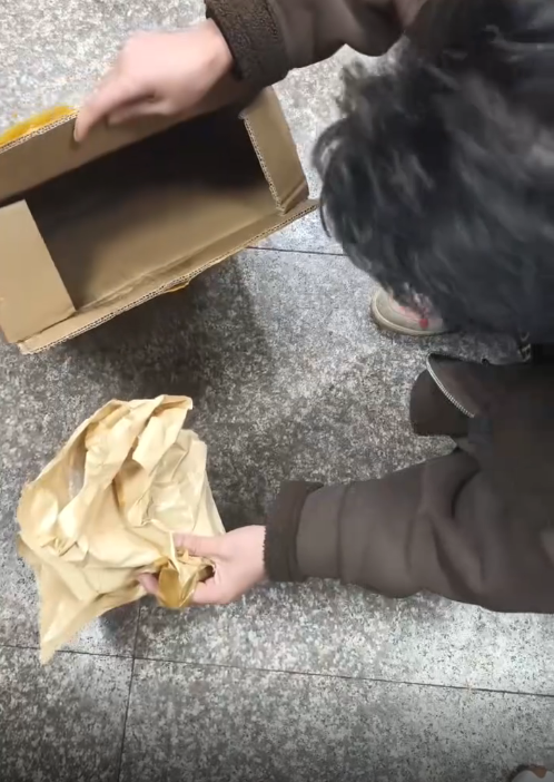 直播间抢的8块8的炒菜锅