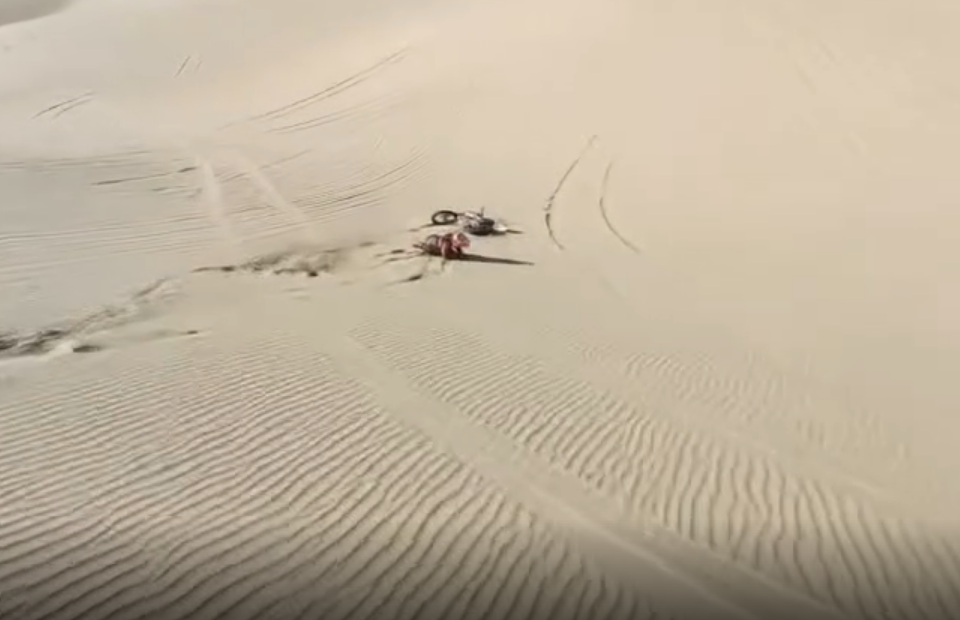 沙漠骑行发生意外