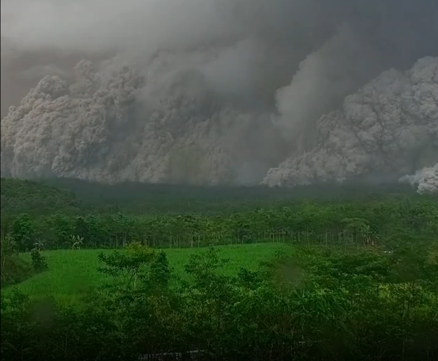 火山爆发现场，火山灰漫天，太震撼了1