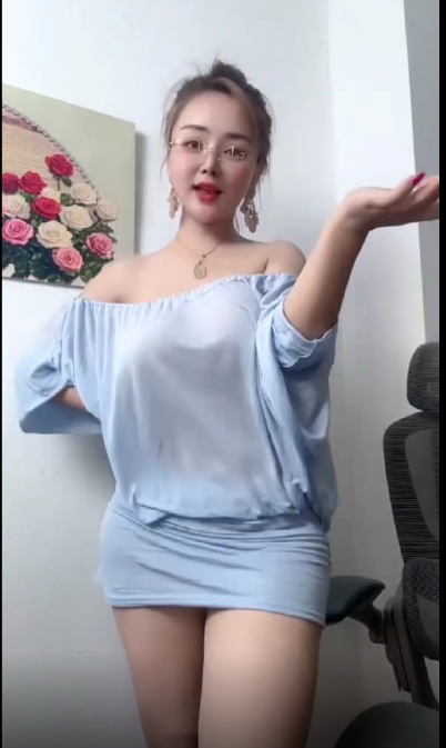 圆圆润润的美女