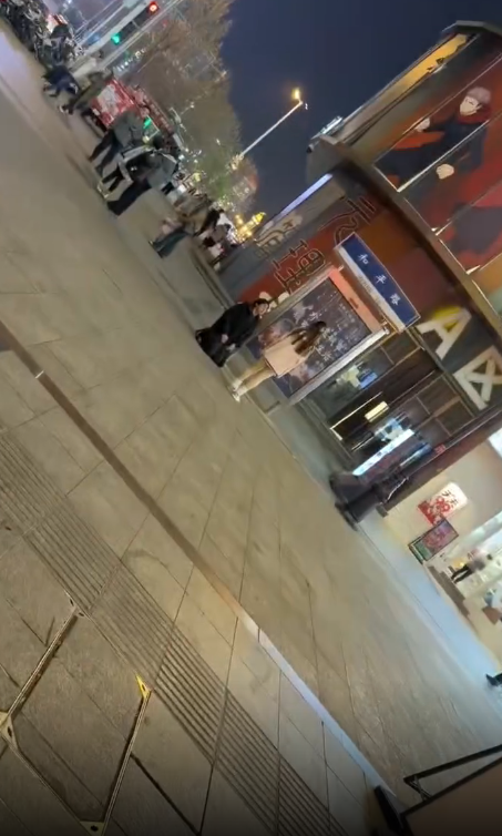 男儿膝下有黄金啊，这种爱情不要也罢