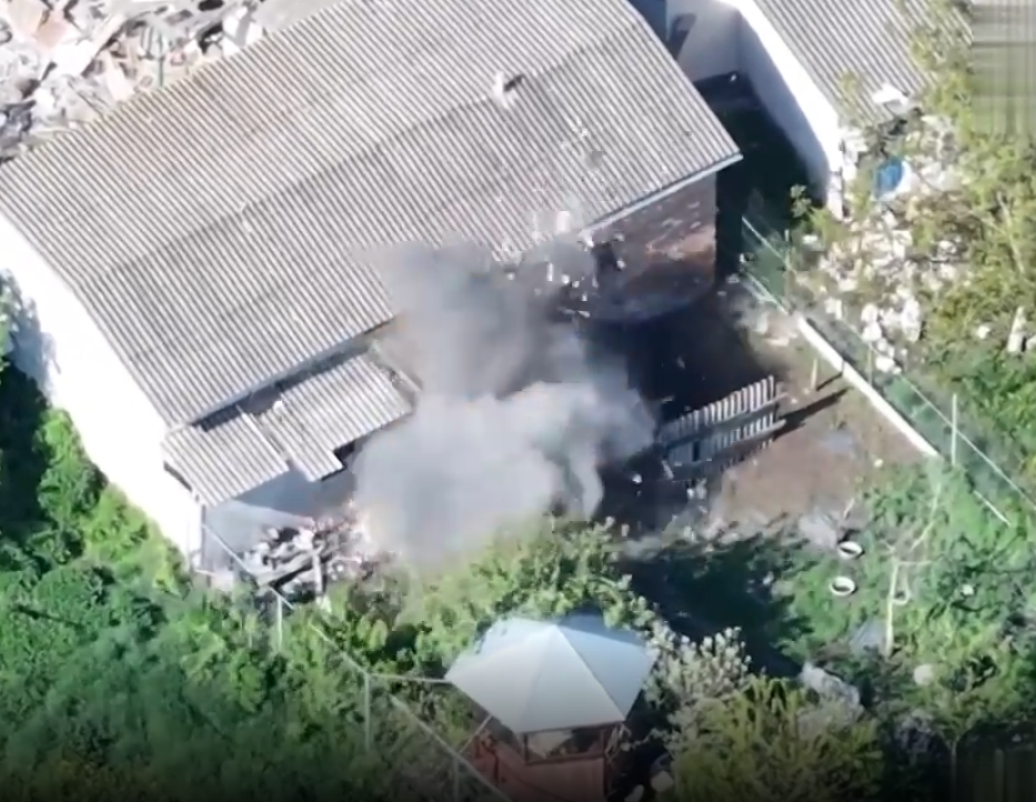 国外无人机自杀式攻击