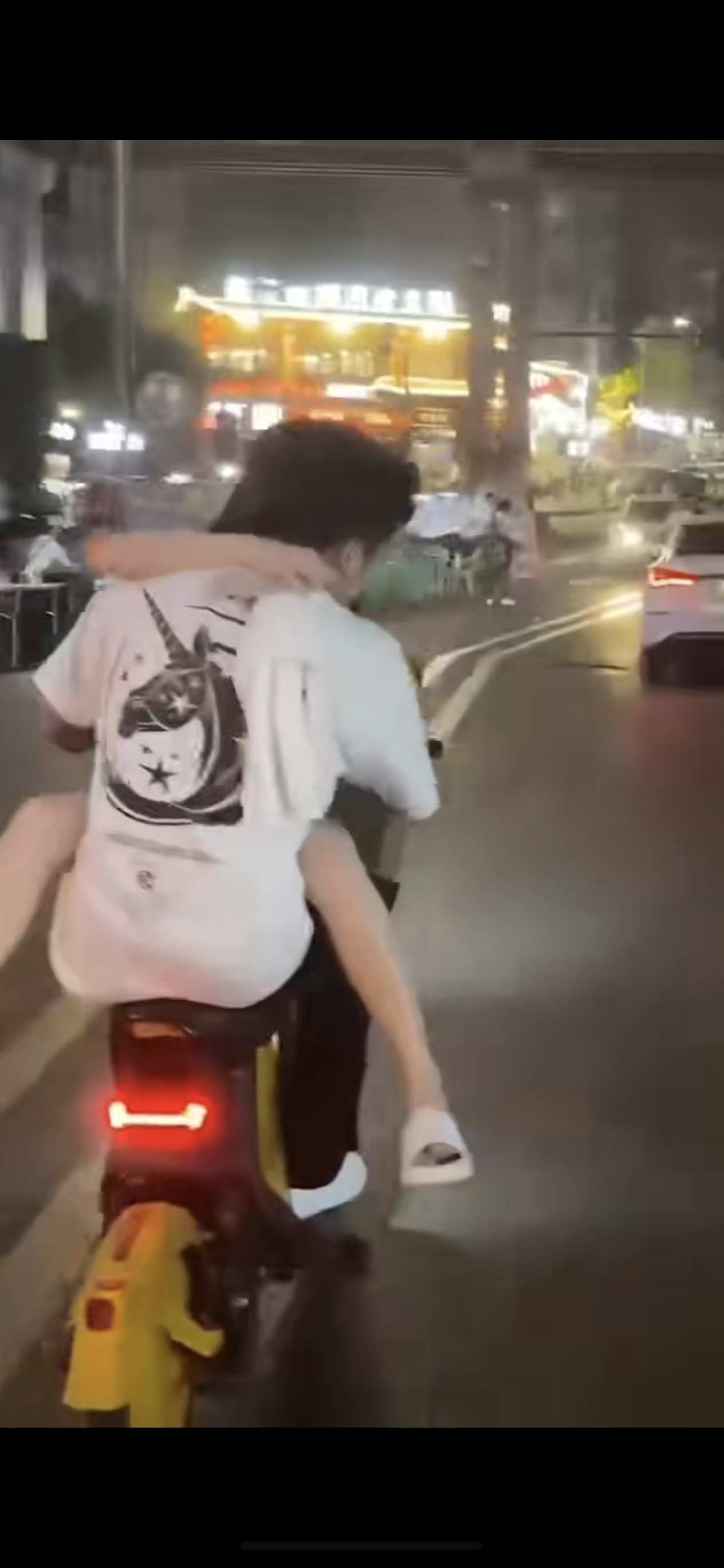 小年轻真会玩