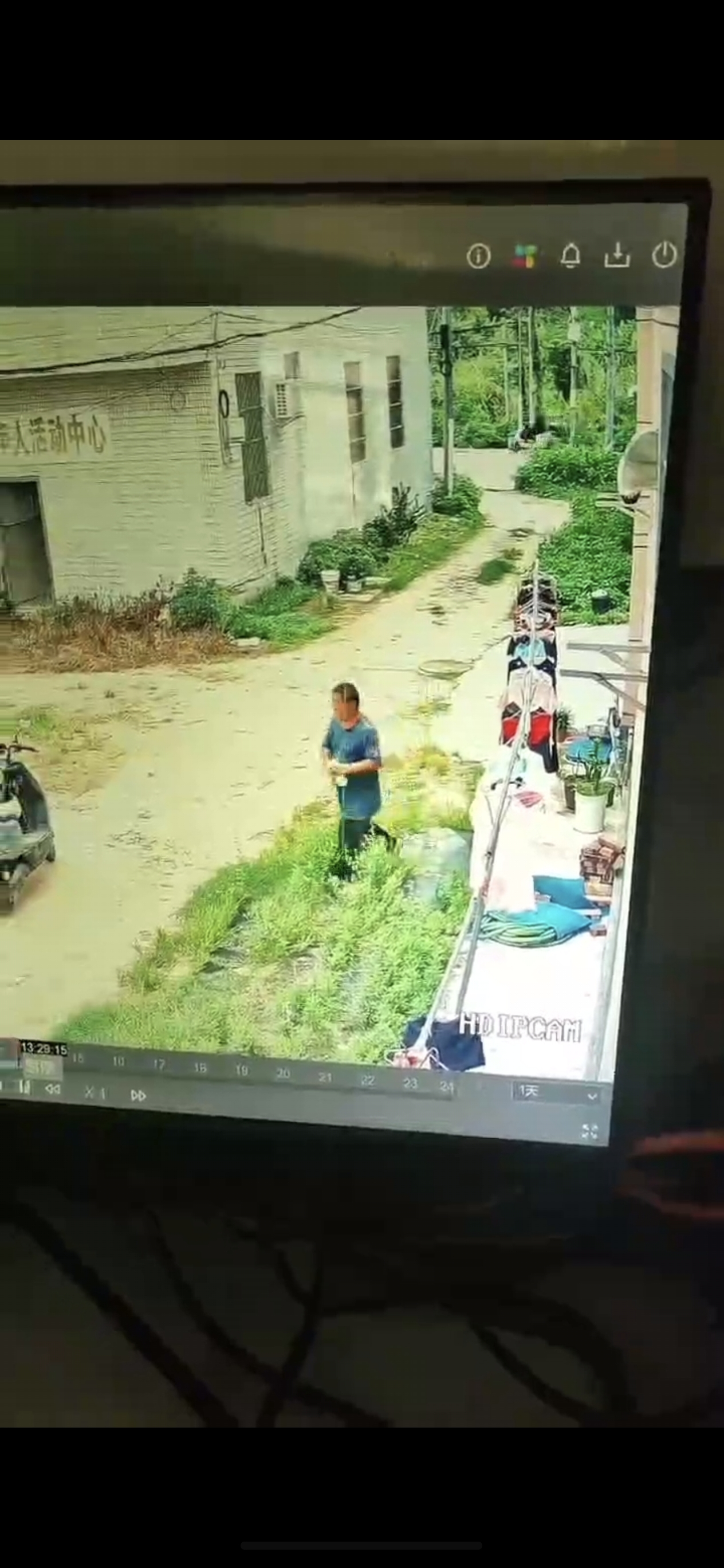 偷内裤的变态佬！