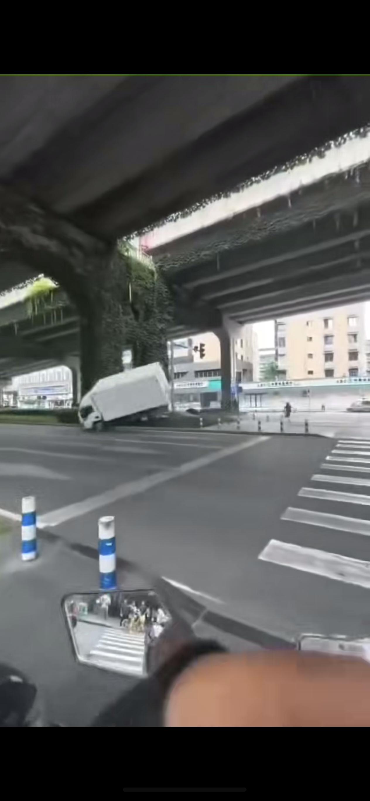 汽车失控？
